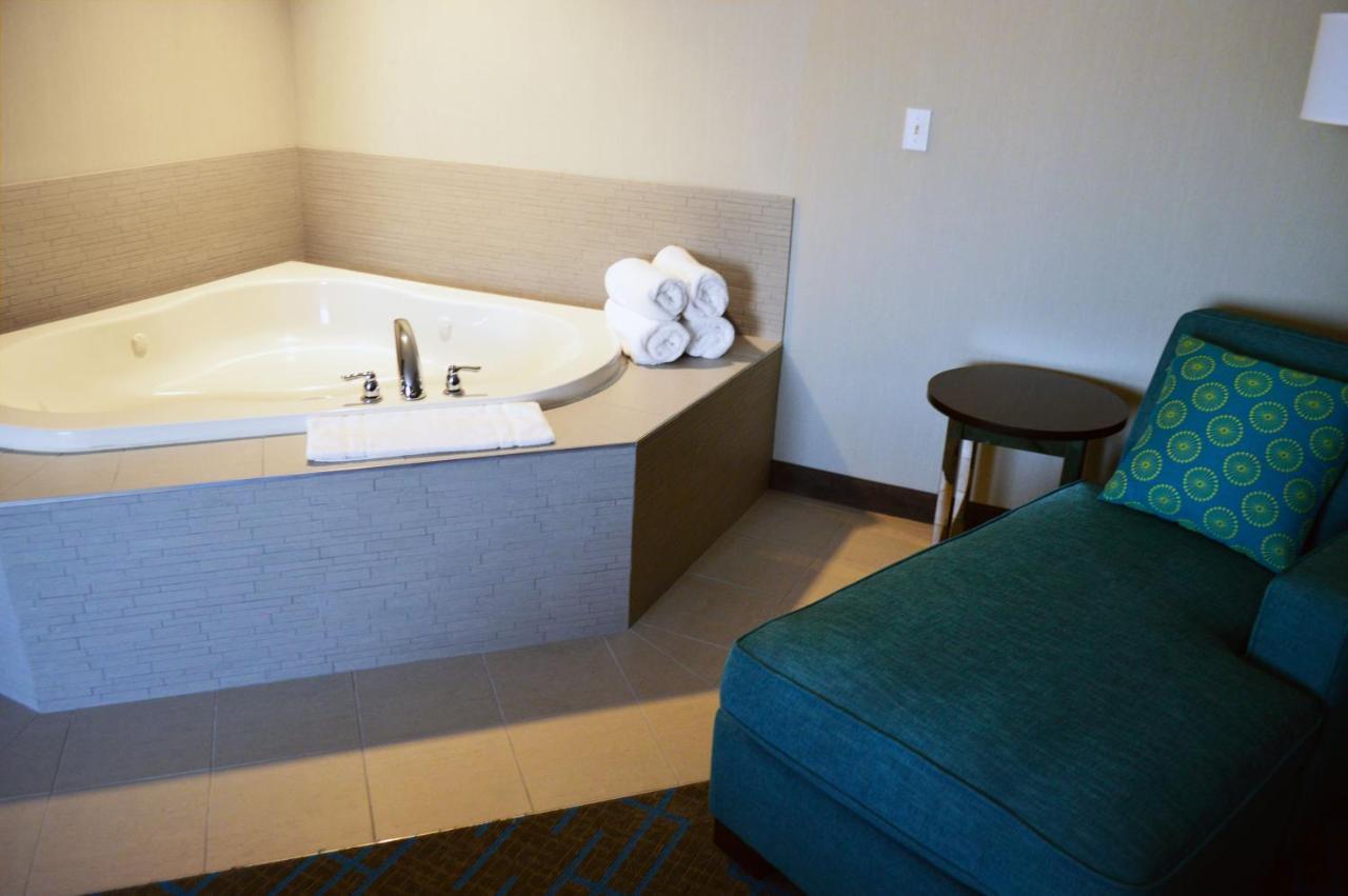 Holiday Inn & Suites Syracuse Airport - Liverpool By Ihg Екстер'єр фото